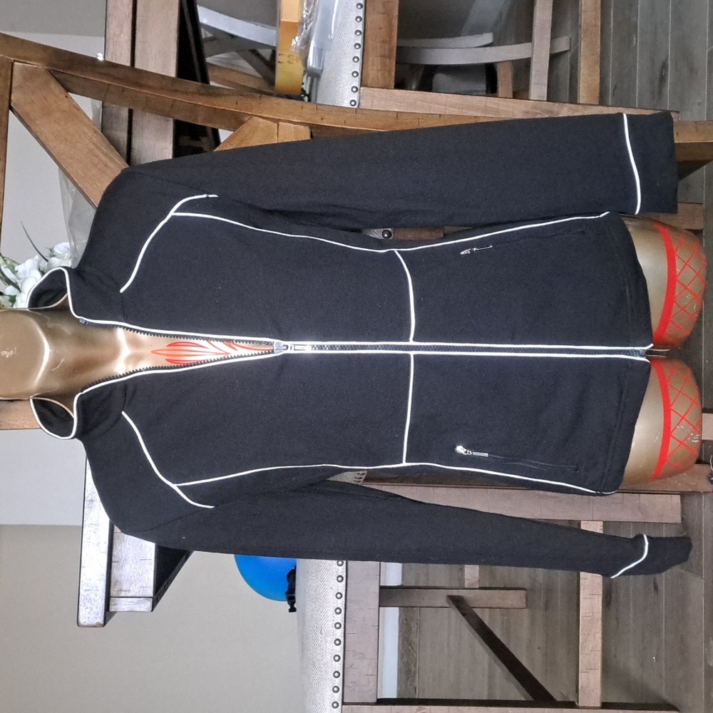 ZENERGY Blk n wht trim Athletic Jacket size 0 (fits S/M)